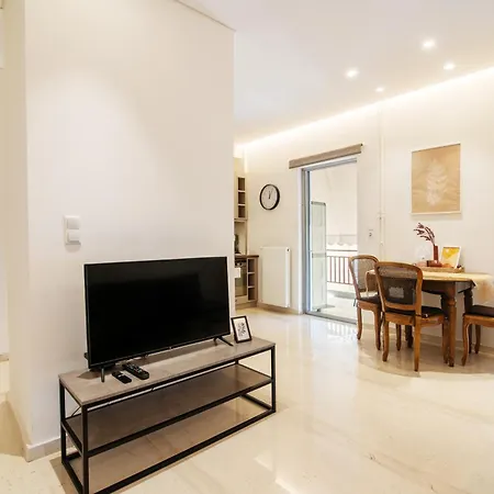 Cozy - Bright & New Apart. - Downtown Apartment
