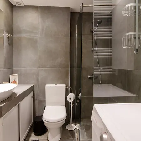 Cozy - Bright & New Apart. - Downtown Athens